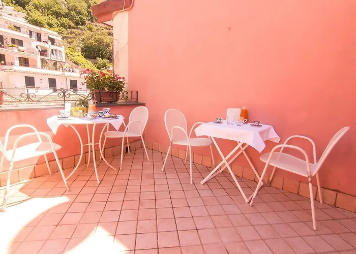 Sotto Un Tetto 3* Cetara