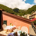 Sotto Un Tetto 3*