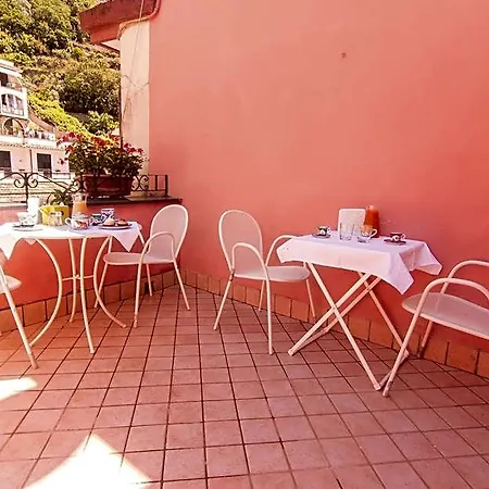 B&B Sotto Un Tetto Bed & Breakfast Cetara